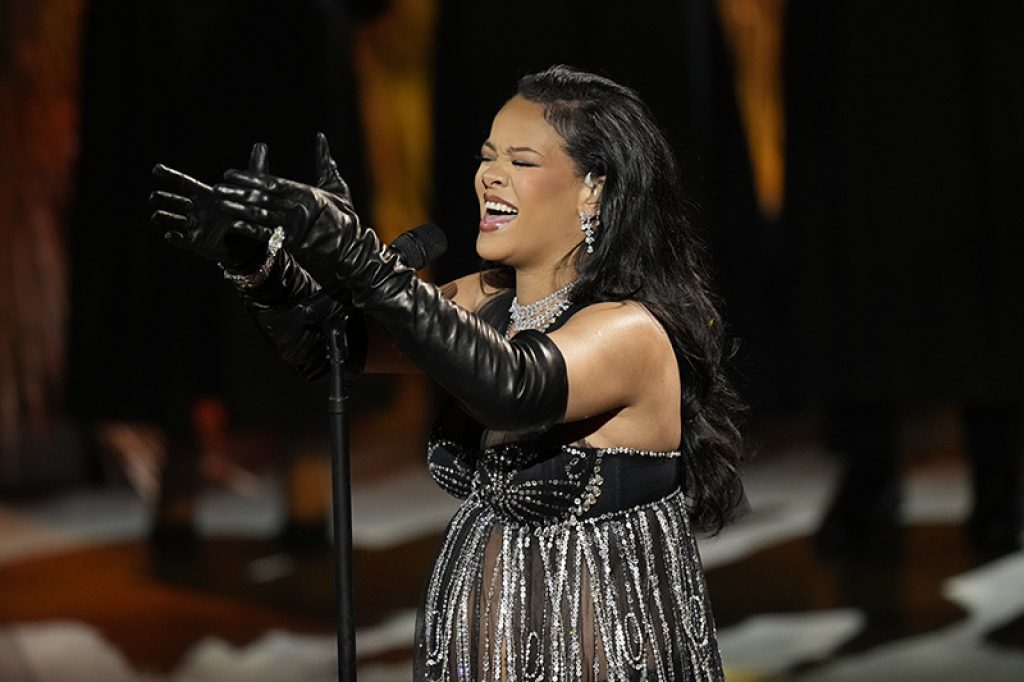 Rhianna performing at the 95th Oscars